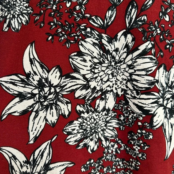 LuLaRoe Irma Red Black Floral Oversized High Low Tunic Top Size Small S - Med - Picture 6 of 9